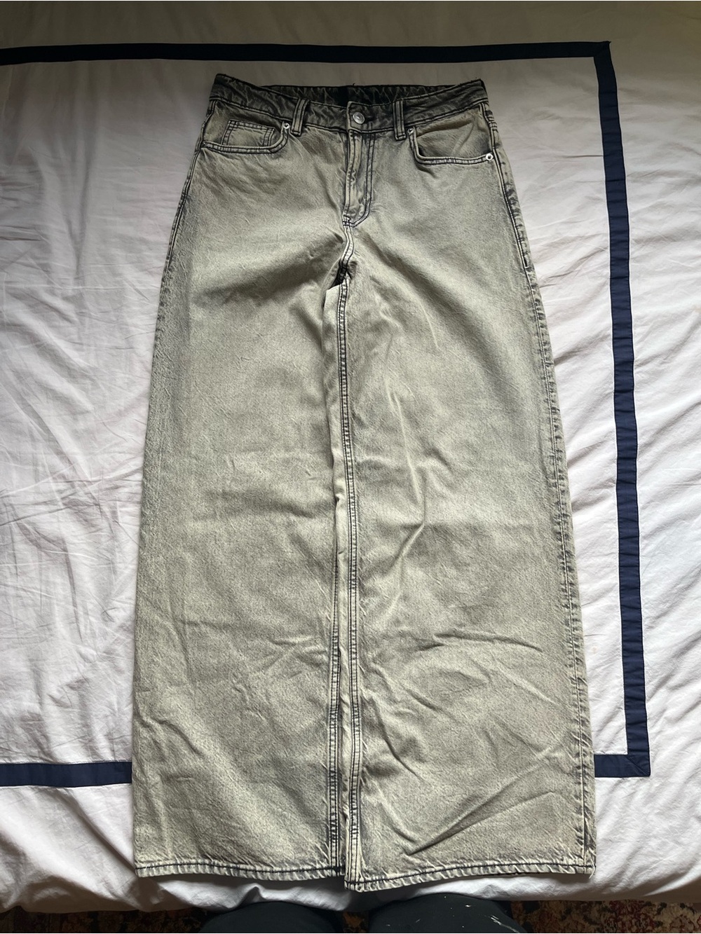 H&M Washed Light Gray Wide-Leg Jeans